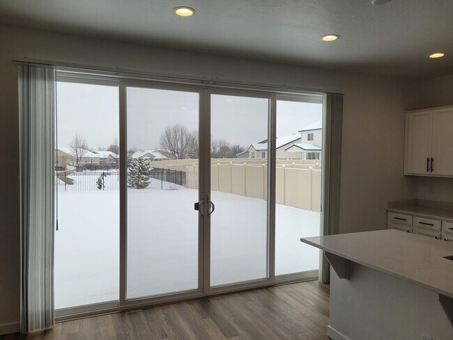 Building Photo - Stunning Newer Home In Caldwell!