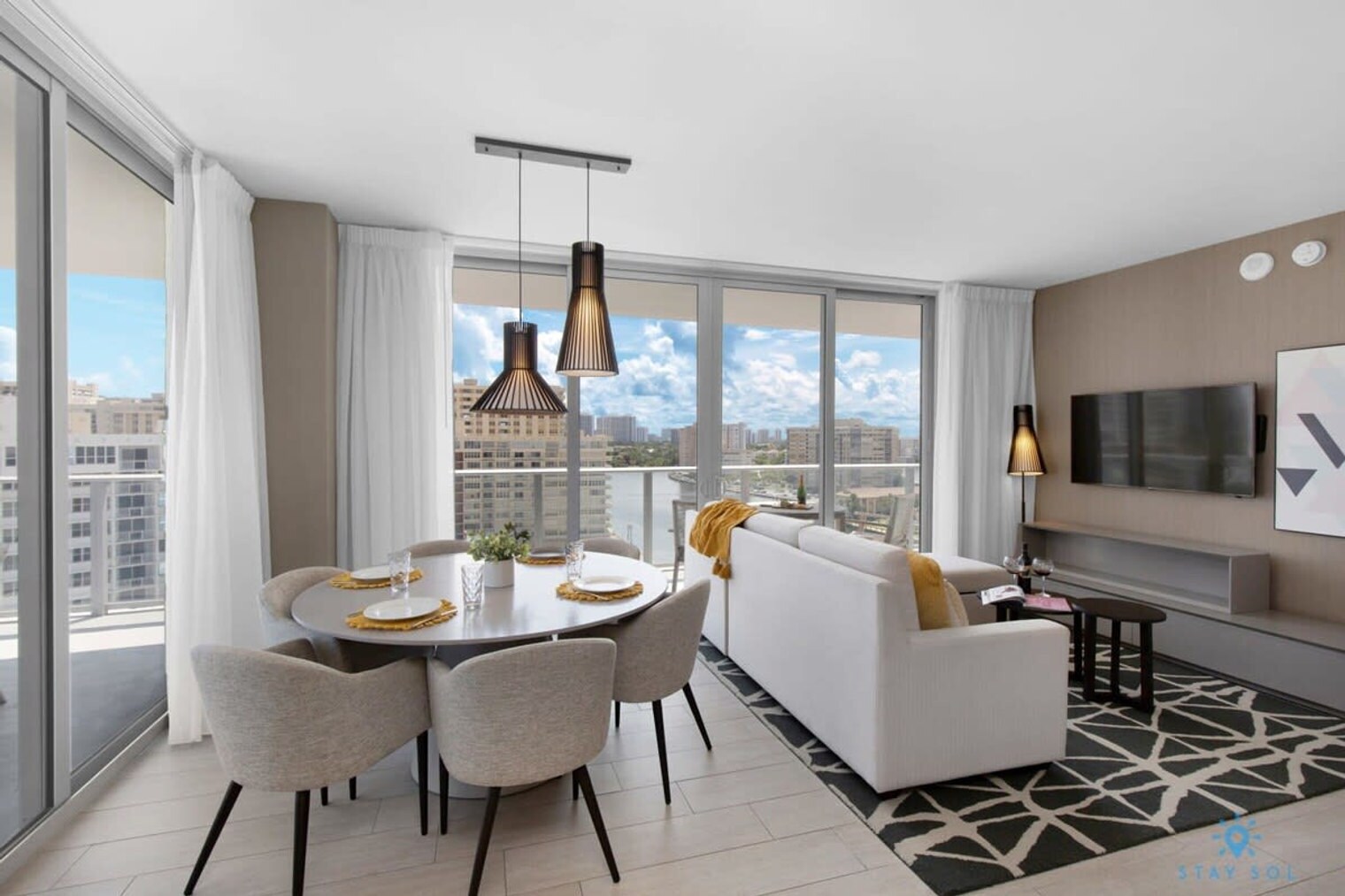 Building Photo - 4010 S Ocean Dr