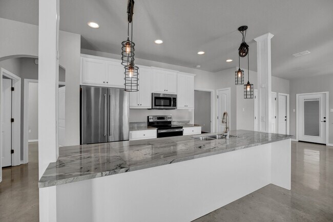 Building Photo - 916 Hudson Ln