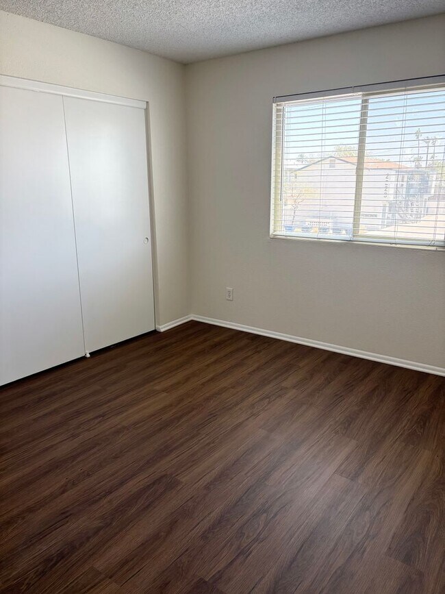 Building Photo - **GREAT 2 BEDROOM/2 BATHROOM/GATED CONDO I...