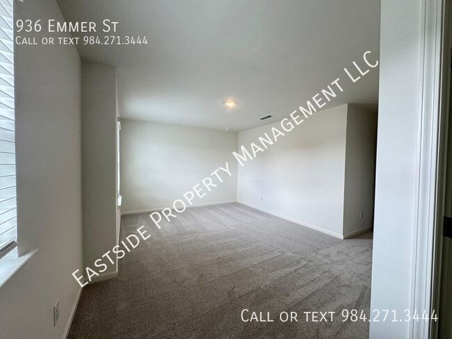 Building Photo - 936 Emmer St