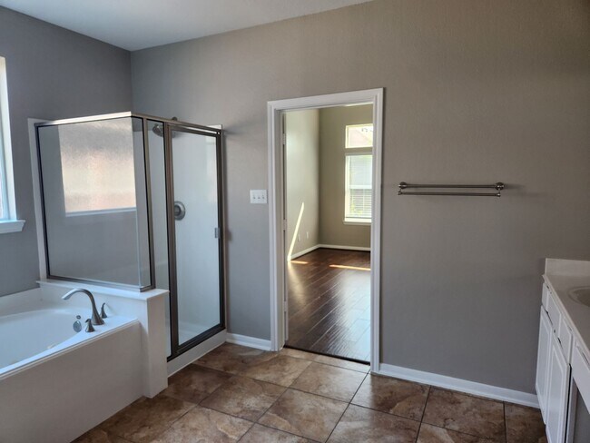 Building Photo - 20676 Oakhurst Meadows Dr
