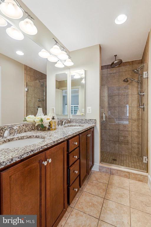 Building Photo - 4531 Westhall Dr