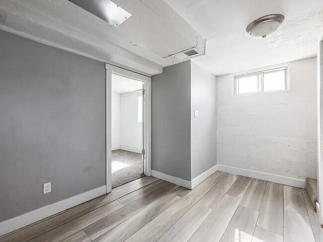 Building Photo - 997 E 460 S St