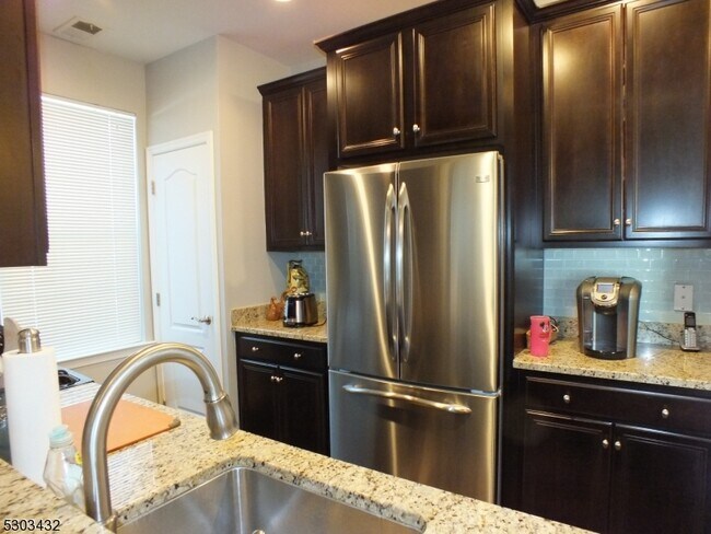 Building Photo - 1503 Meadow Brook Ct