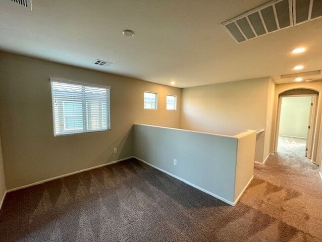Building Photo - Beautiful South West Home-Coming Soon-8/21/26!