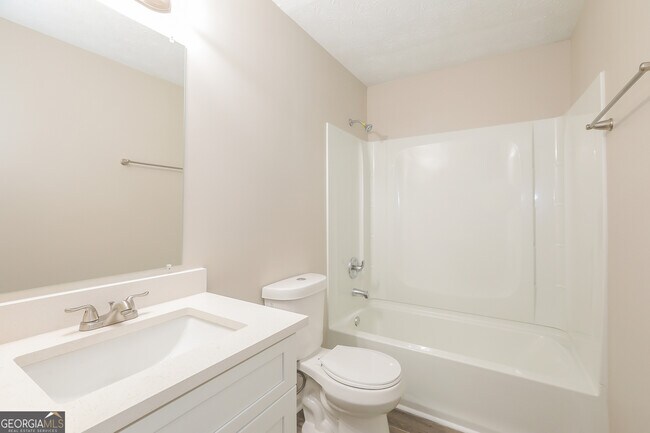 Building Photo - 1576 Ember Cir SW