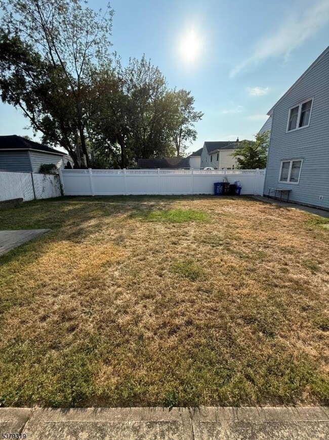 Building Photo - 248 Outwater Ln