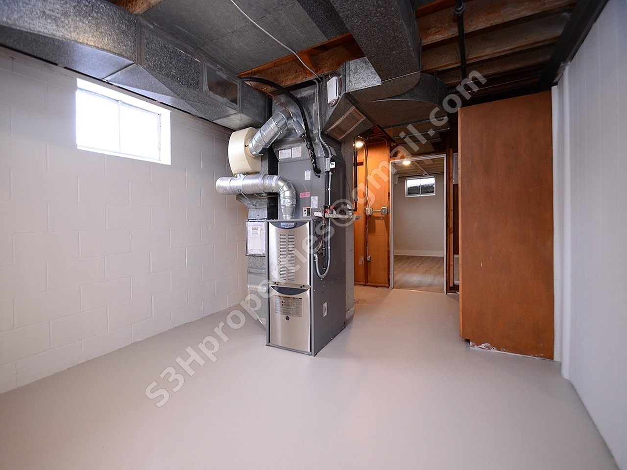 Building Photo - 5630 Erskine St