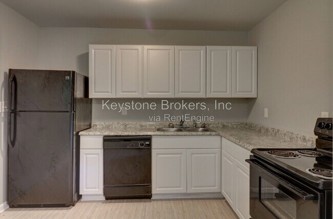 Building Photo - 1387 Willow Dr