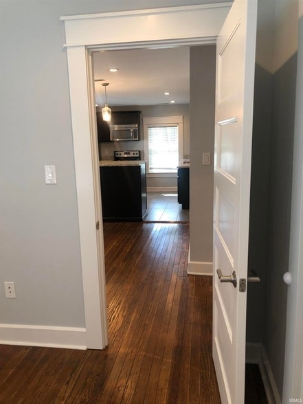 Building Photo - 729 E Hunter Ave