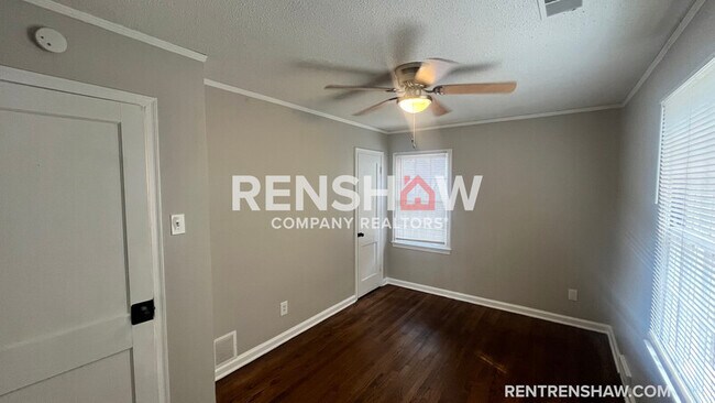 Building Photo - 3822 Maid Marian Ln