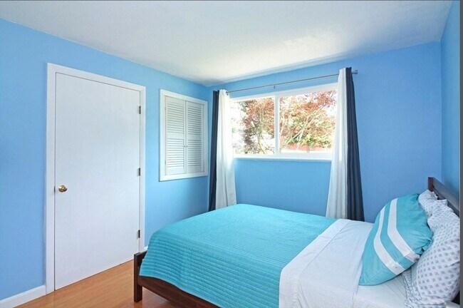 Building Photo - 88 St Mary St