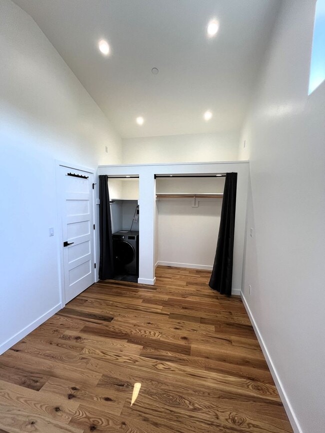 Building Photo - Sunny, Charming Pet-Friendly Brand New 2025 1 Bedroom Home for Lease in Blue Lake, CA