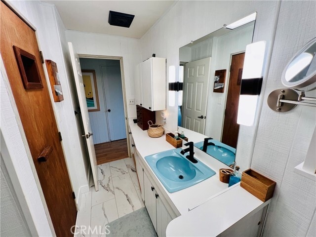 Building Photo - 301 Via Linda Vista