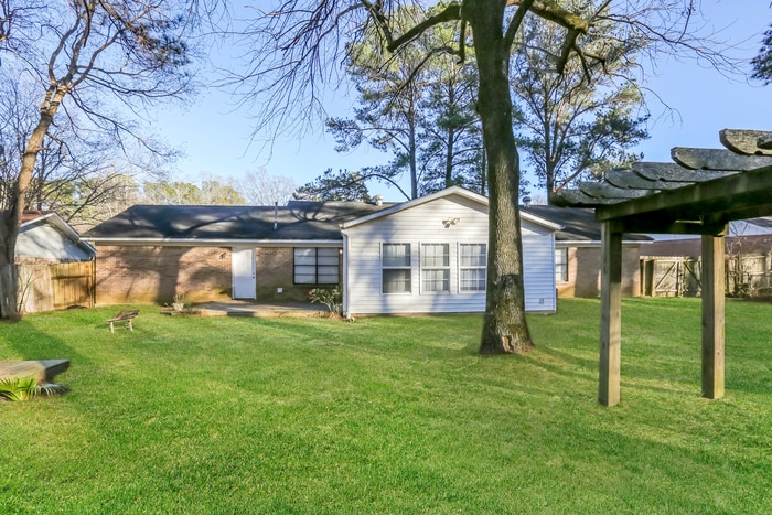 Building Photo - 218 Shenandoah Rd N