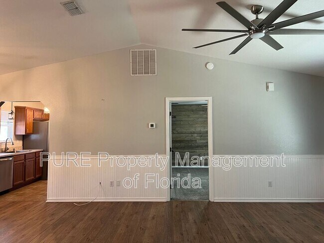 Building Photo - 112 Pecan Run