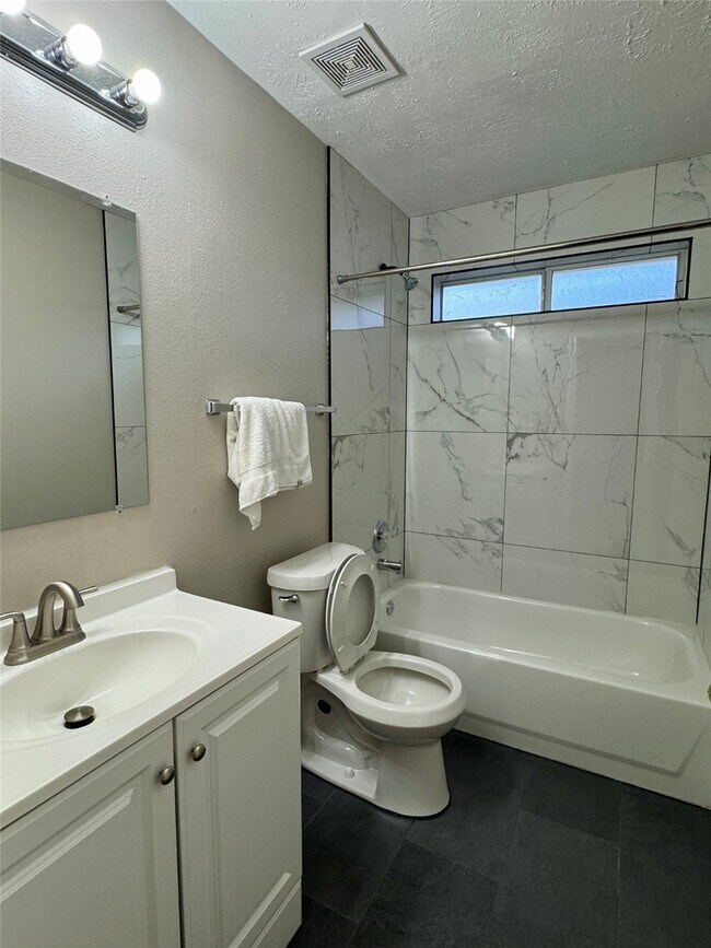 Building Photo - 6102 Sandy Valley Dr