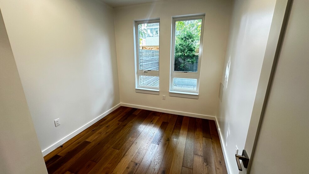Main bedroom - 97 Elmwood St
