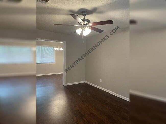 Building Photo - 11301 Donnie Dr