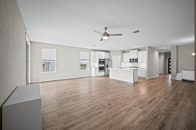 Building Photo - 3042 Schultz Manor Ln