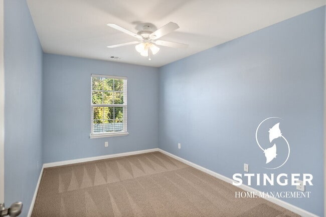 Building Photo - 71 Saluda Way