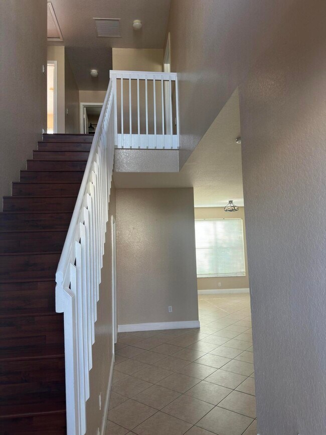 Building Photo - 5409 Eastbay Dr