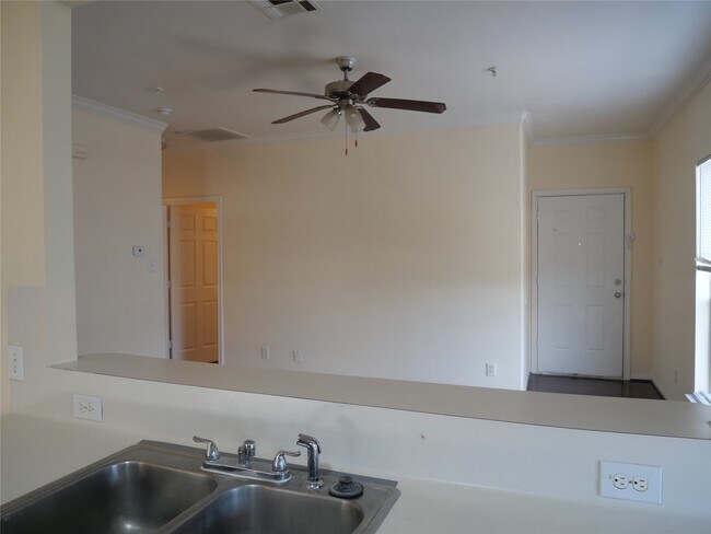 Building Photo - 6289 Wilcrest Dr
