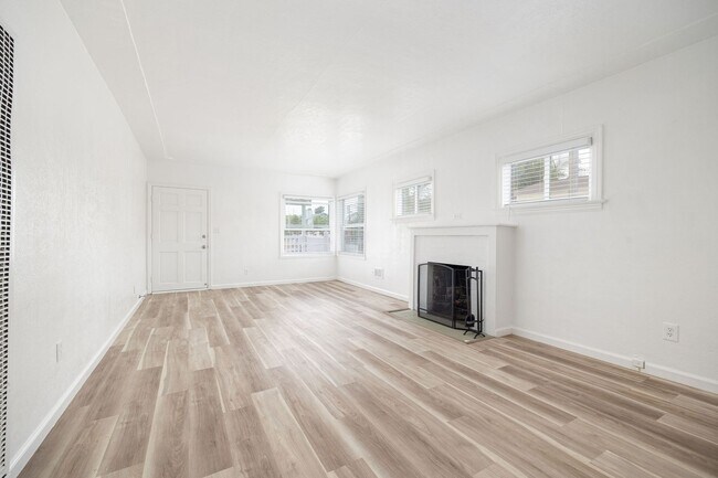 Building Photo - Cozy 2bed/1bath in Normal Heights now avai...