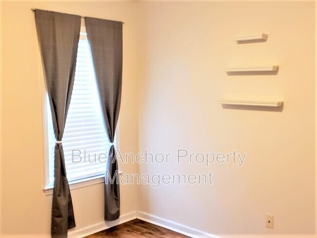 Building Photo - 324 Rose Bud Ln