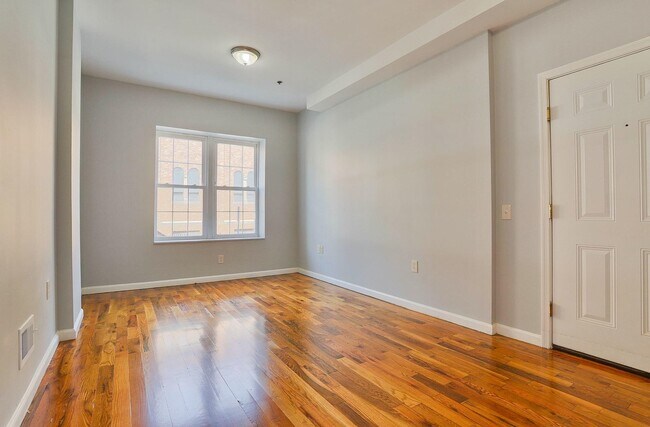 Building Photo - 236 Van Horne St