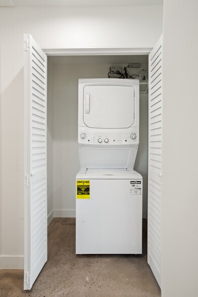 Washer and dryer in unit - 7314 Fallbrook Ave
