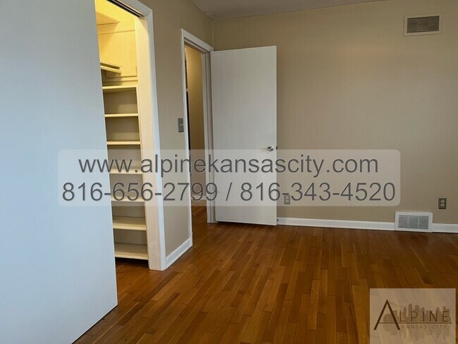 Building Photo - Spacious One Level Home on HUGE LOT!