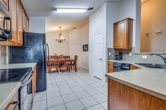 Building Photo - 6025 Goldenrod Dr