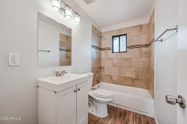 Building Photo - 1744 W Glendale Ave