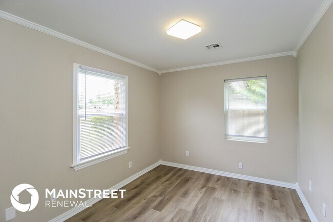 Building Photo - 6509 S McLemore Dr