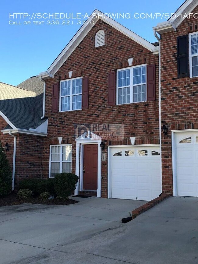 Building Photo - Gorgeous 2 Story Townhome In Piedmont Trace