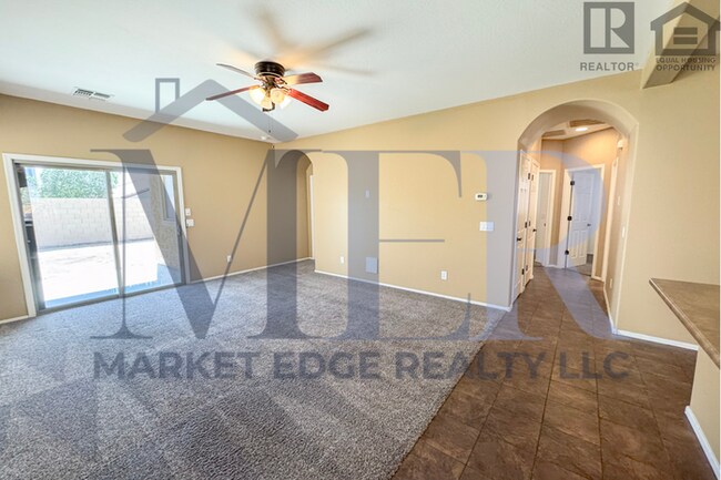 Building Photo - 3Bed/2Bath House in Buckeye! Ready for Immediate Move-In! -- FENCED-IN YARD!