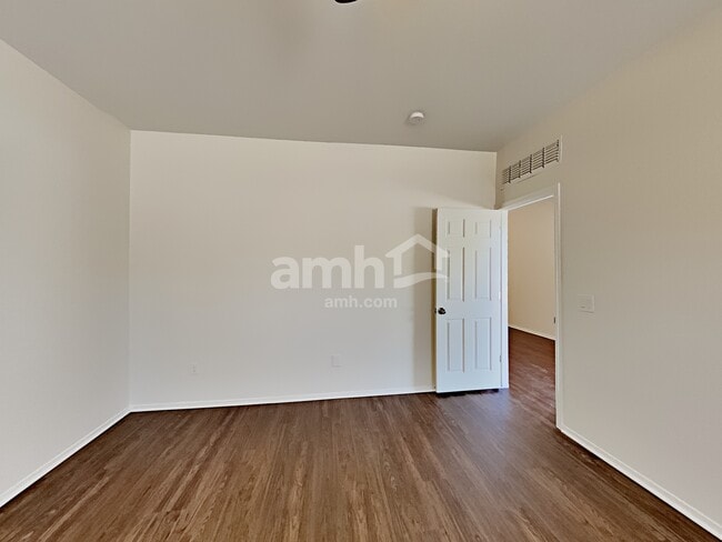 Building Photo - 298 E Calle Puente Lindo