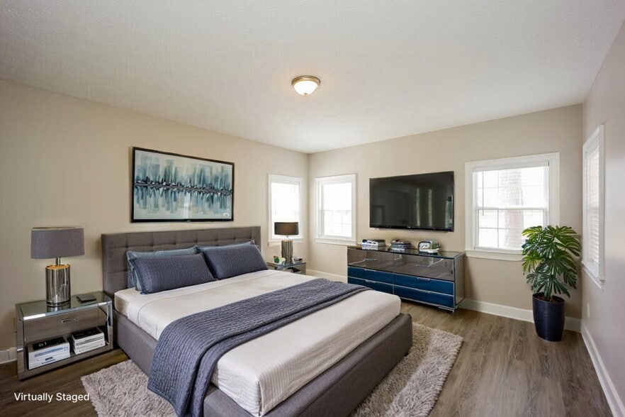 Building Photo - 495 Fairway Ct