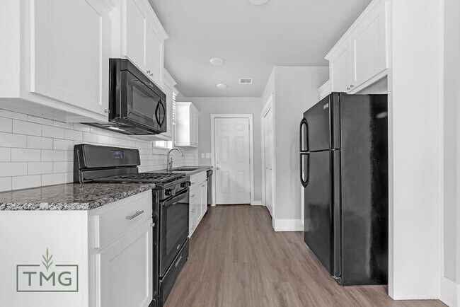 Building Photo - 2 Bed, 2 Bath Home Near TU
