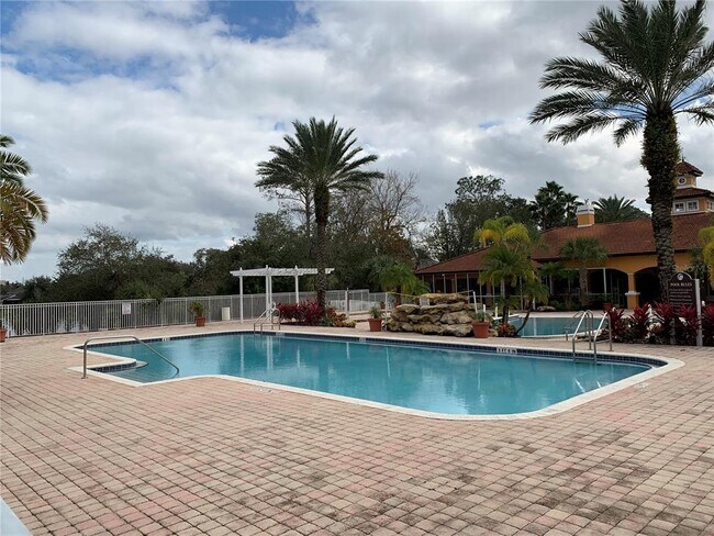 Building Photo - 5455 Vineland Rd