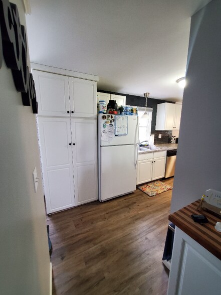 Building Photo - 135 Whitlock St