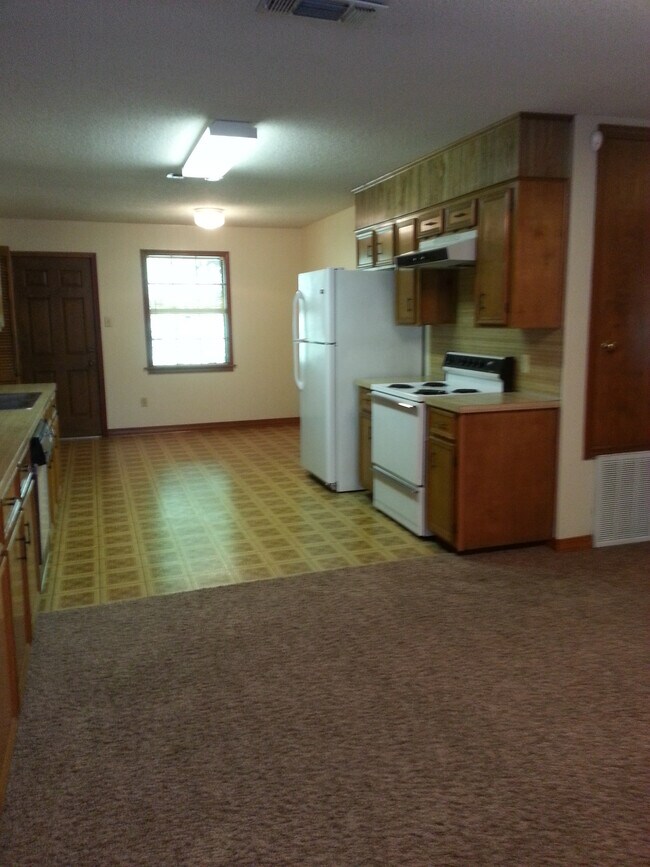 Building Photo - 128 Debra Ln