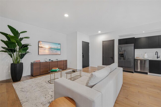 Building Photo - 398 NE 5th St