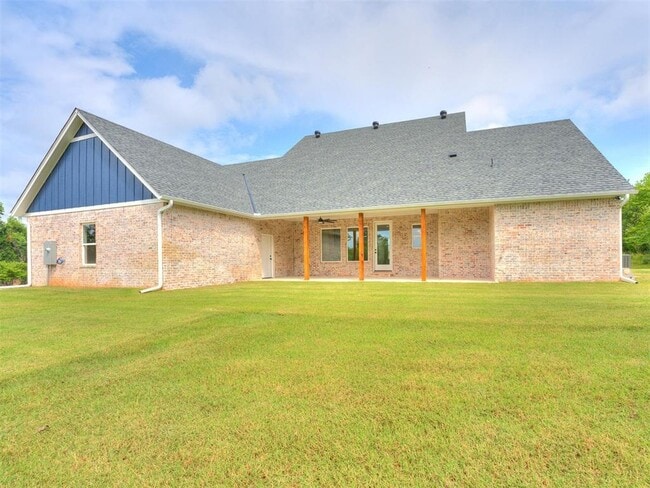 Building Photo - 440 Houser Dr