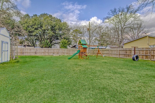 Building Photo - 11844 13th St