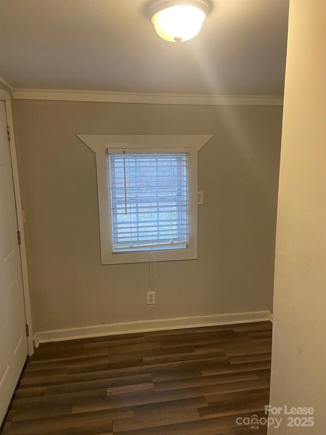 Building Photo - 3931 Bearwood Ave