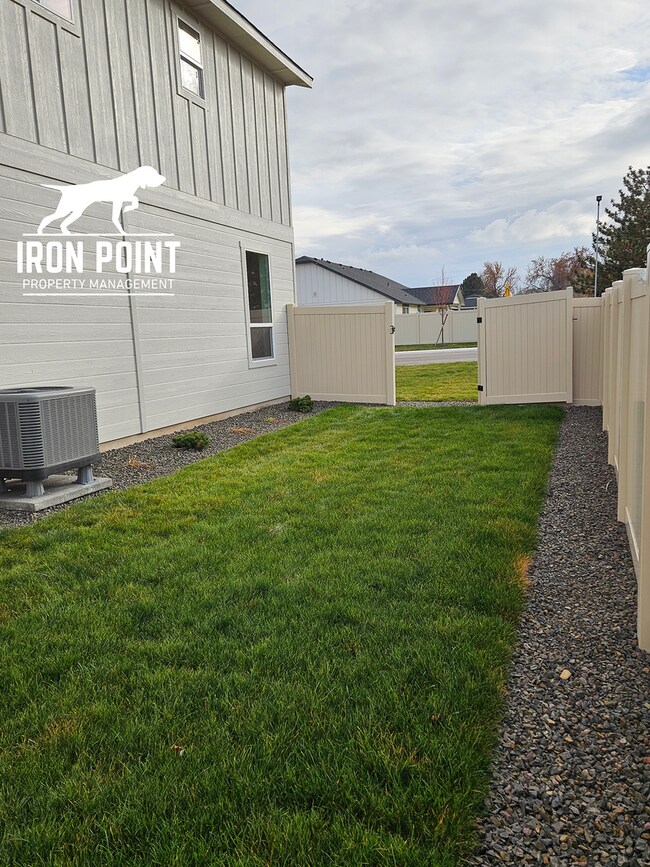 Building Photo - Brand New, Never-Lived-In 3-Bed, 2.5-Bath Townhome in Caldwell, ID – $500 Holiday Move-In Special!