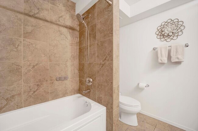 Building Photo - 9725 Woods Dr